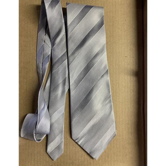 Sean John Silver/Gray Hand Made 100% Imported Silk Men’s Neck Tie Made In China - Picture 6 of 6